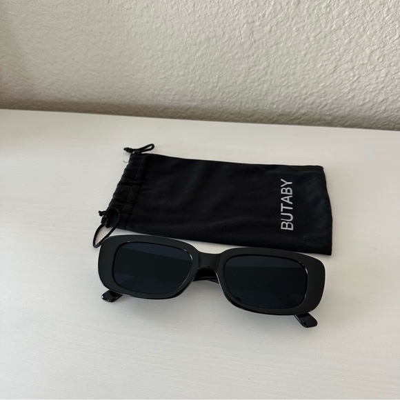 Rectangular Sunglasses - Picture 4 of 6